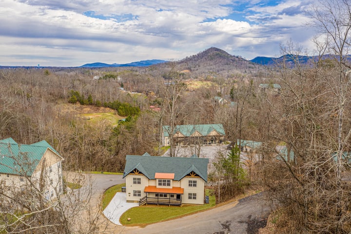 Spacious 4br, Hot Tub, Games Close To Dollywood. - Pigeon Forge, TN
