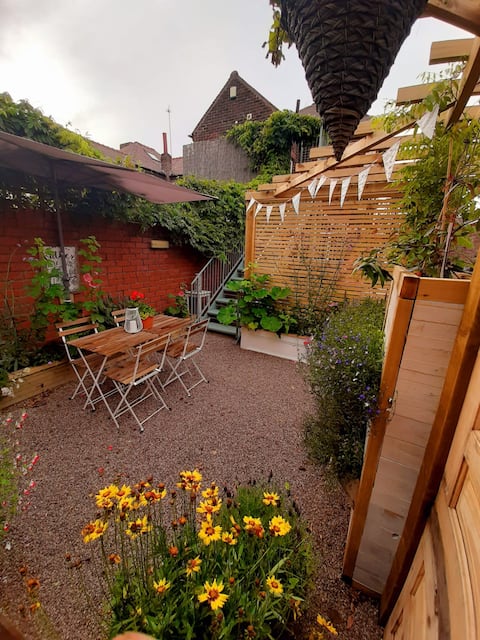Unique 2 Bedroom Apartment in the Ideal Location