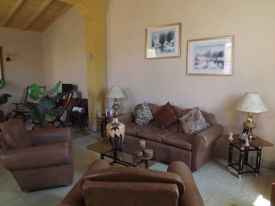 Sala de estar, lugar ideal para disfrutar en compañía de familias y amigos.
