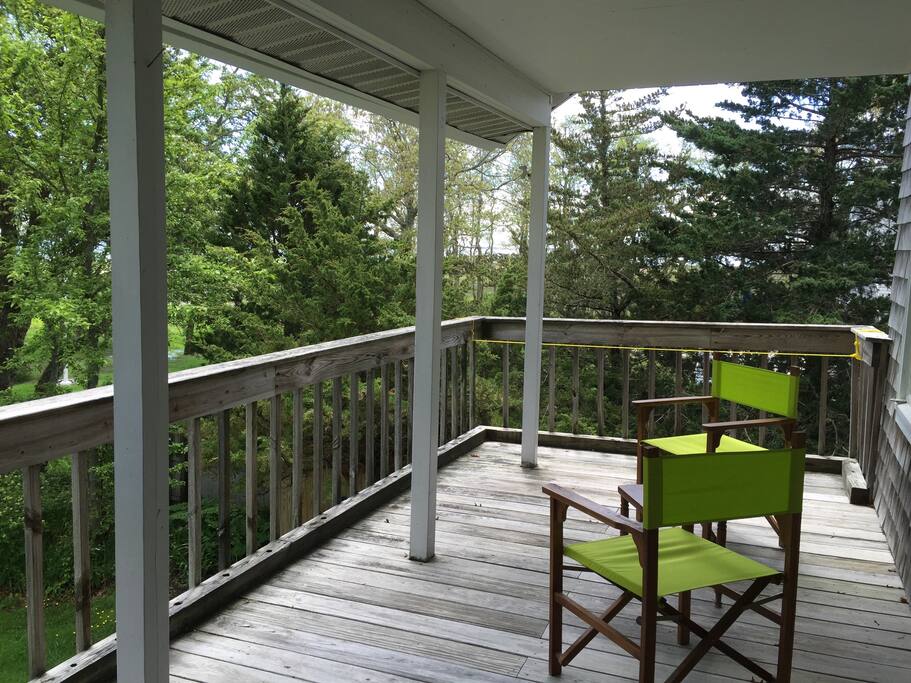 Upper deck