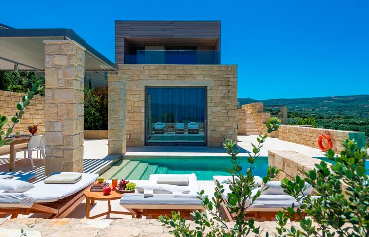 Amazing sea view 2 bedroom villa – infinity pool gallery image 4