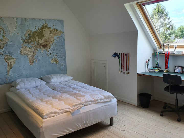 3. spavaća soba: Bračni krevet (160x200)