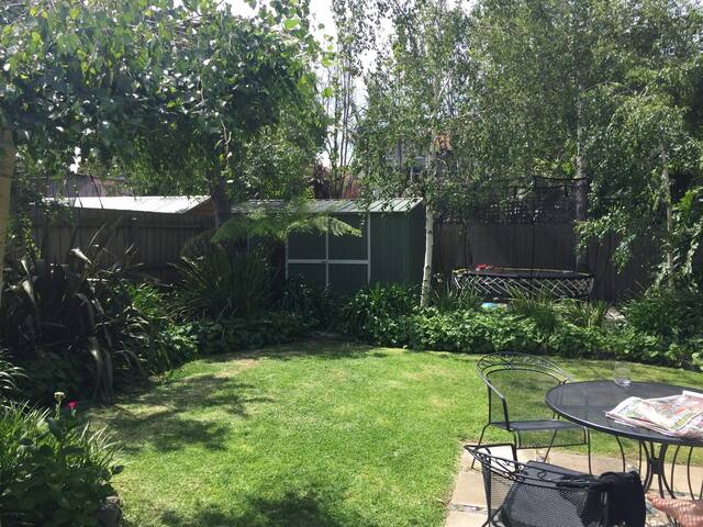 Family home, walk to beach, shops, train and cafes