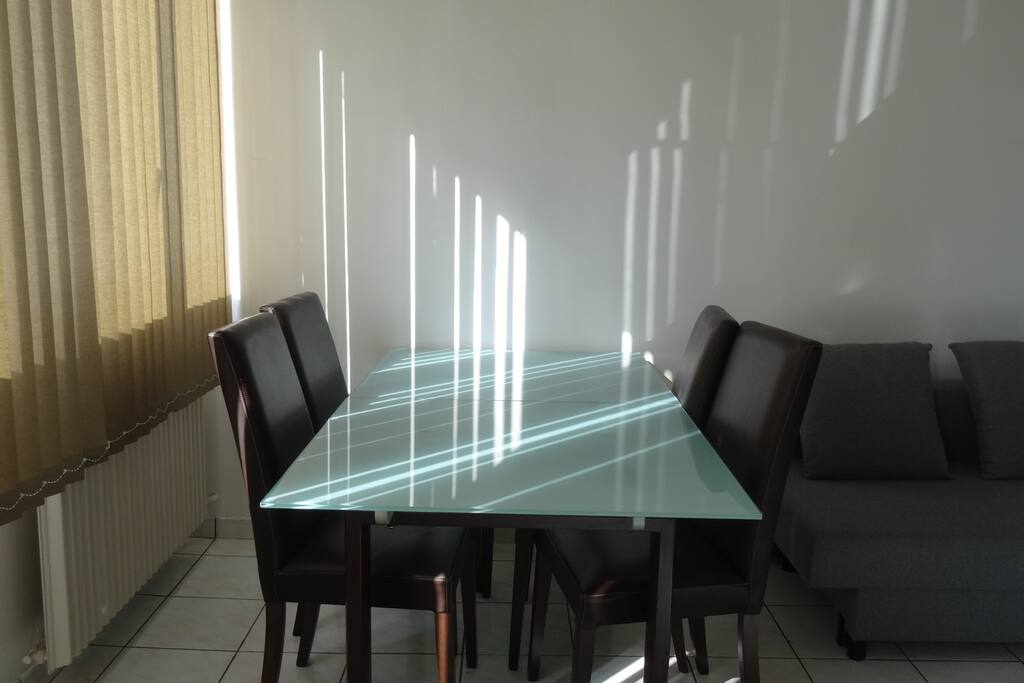 Sofa bed + table