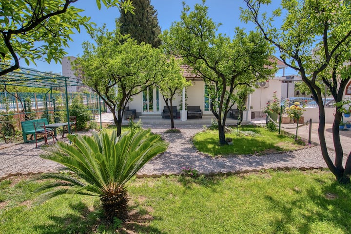 Garden Apartment - Montenegro