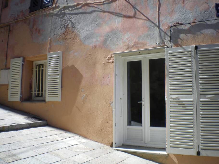 la maison; entrée