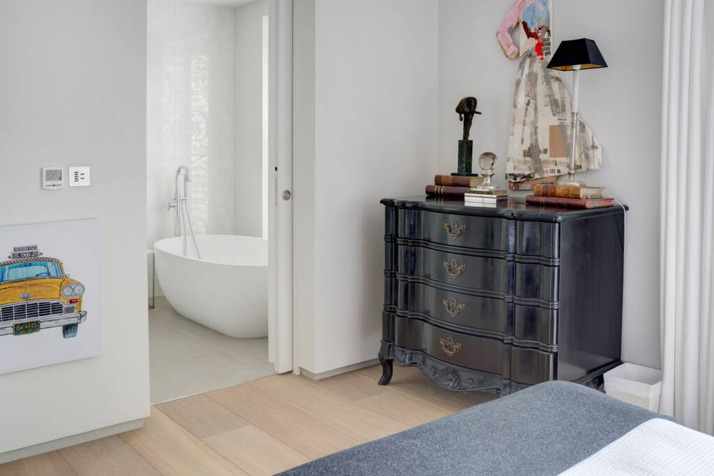 Private ensuite bathroom.
