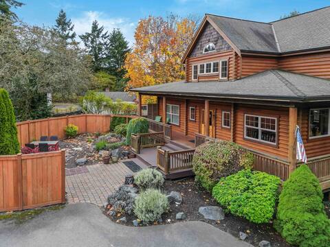 The Lodge | Stunning Log Home | 4-bedroom 3.5 bath