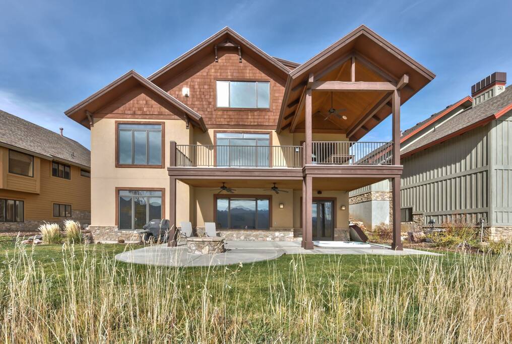 Utah Lodging / TR 123 / Main Level / Living