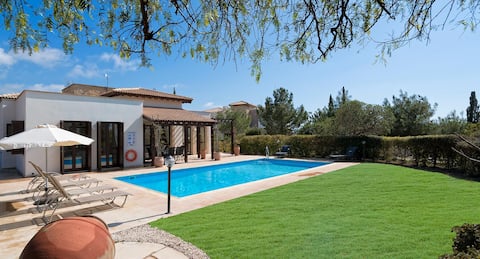 Villa Dionysus with lovely outside space and pool