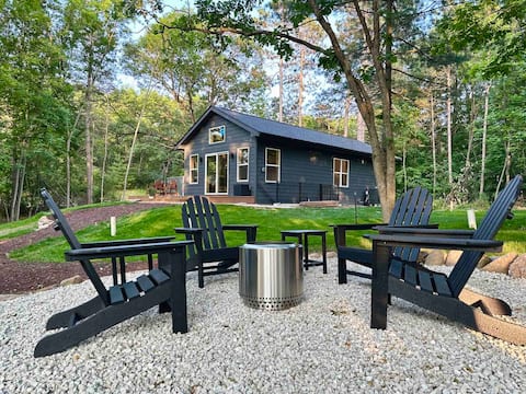 BL2 Cottage - Firepit, Lake Access, Scandinavian