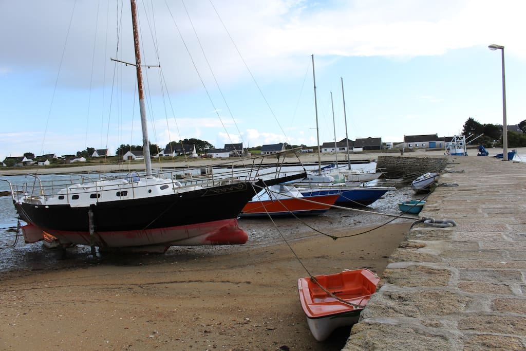 Dans le petit port ostréicole