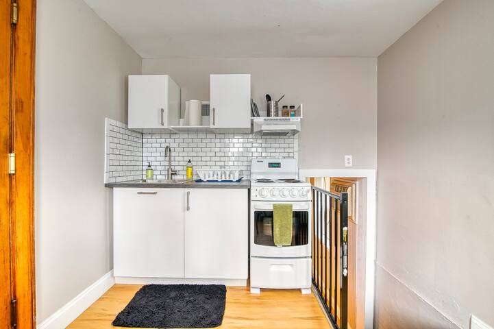 Cozy Burns Park 1-Bedroom!