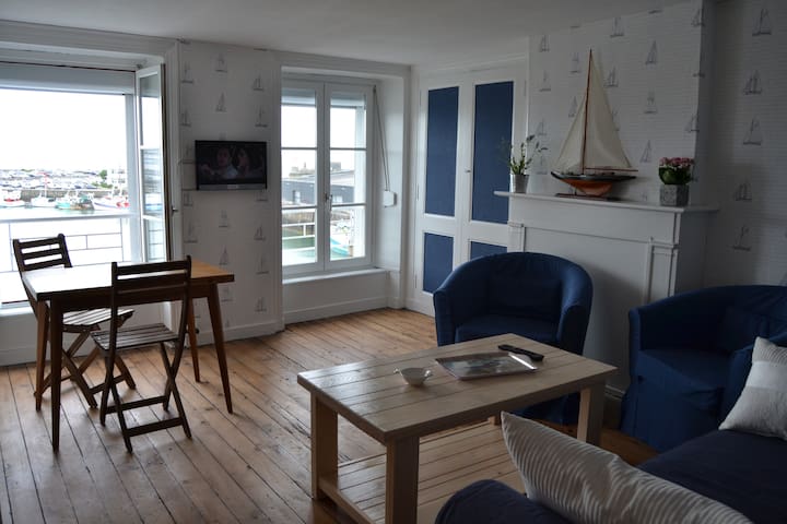 apartment with exceptional views of port 4