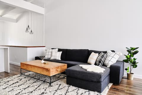 Popular Airbnb listing: Cozy & Modern Mammoth Retreat in Mammoth Lakes / Mono County