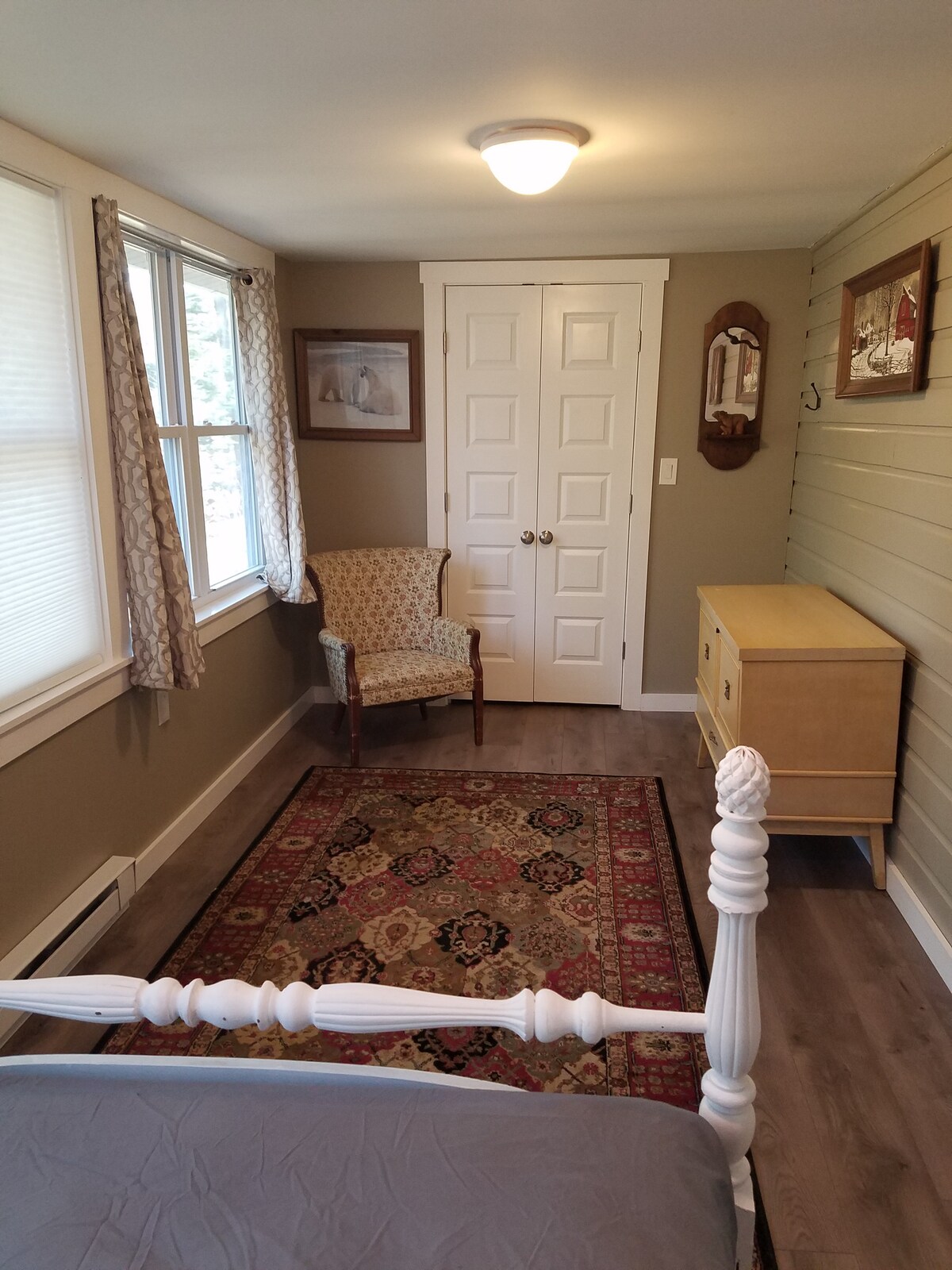 พื้นที่นั่งเล่นในห้องนอน