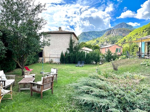 Villa in Castellane near city center. Quiet.