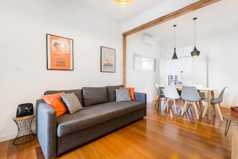 Top Airbnb: Spacious 3-BR between Graça and Alfama Heritage em São Vicente