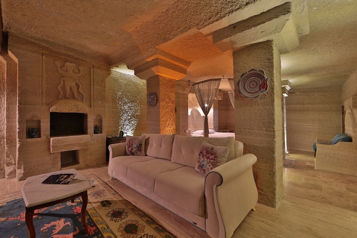 Holiday Cave Hotel - Nar