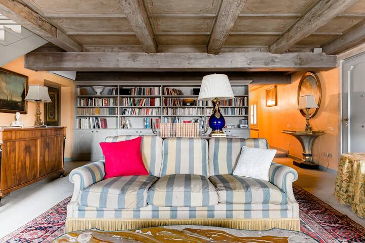 The Venetian Penthouse gallery image 3