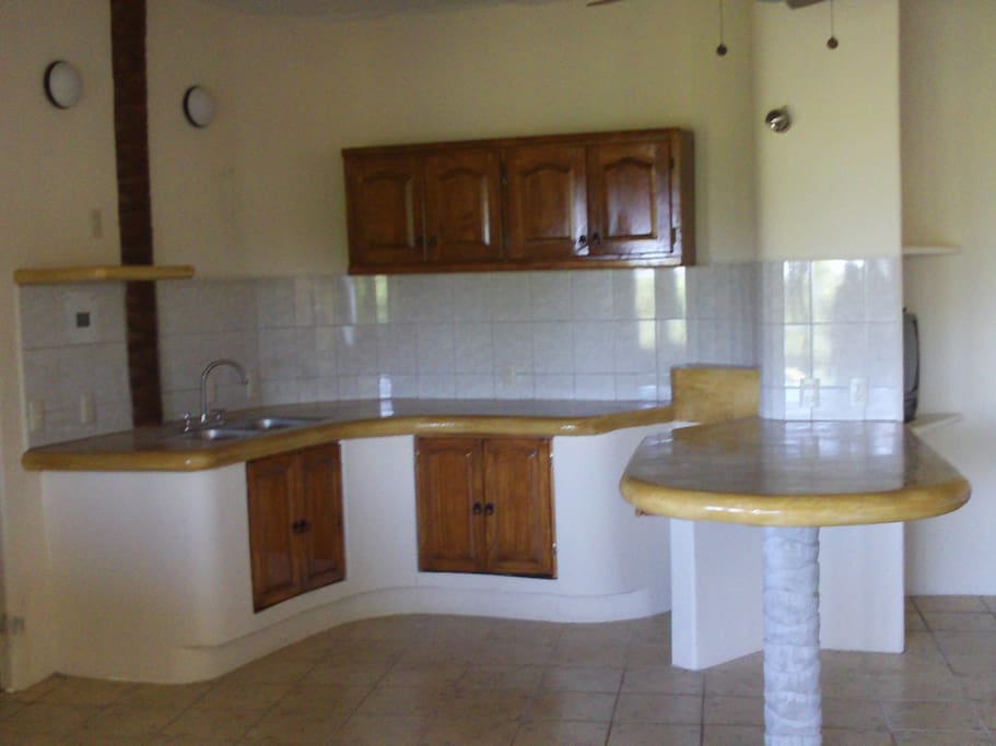 Full kitchen