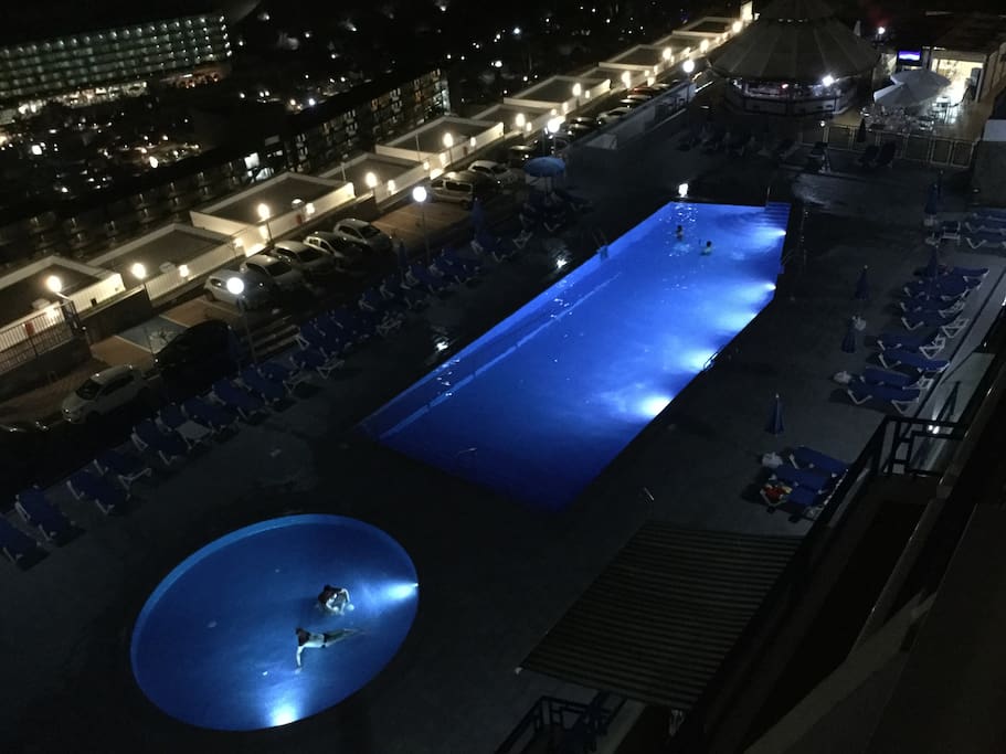 Piscina de Noche