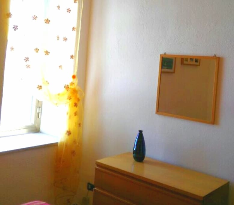 Camera da Letto con finestra