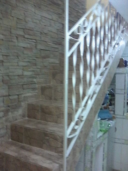 escalera para las habitaciones no 2 y no 3