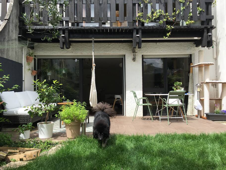 Le petit jardin au calme.