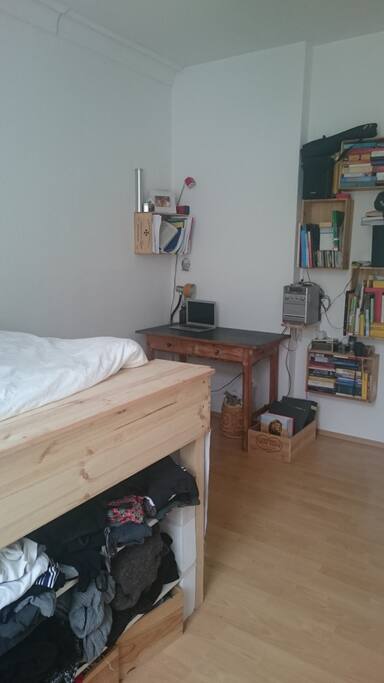 Bedroom 1-Desk