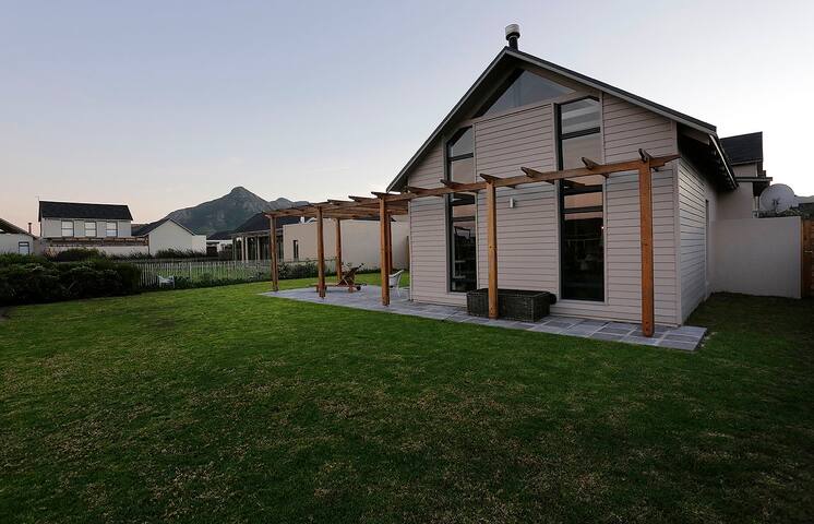 Entire 4 bedroom home in Eco Estate, Noordhoek gallery image 3