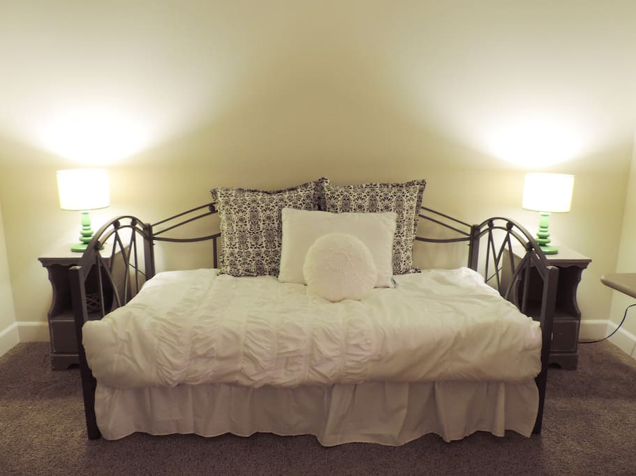 Temperpedic Day Bed