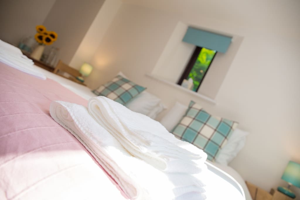 Our guest room can be made up as a twin or king size.