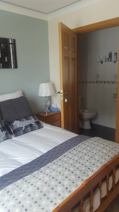 Double Bedroom with Ensuite Sh