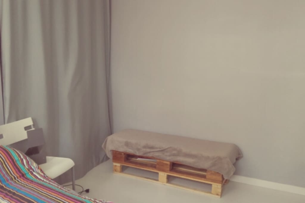 Rangement et possibilité de bureau