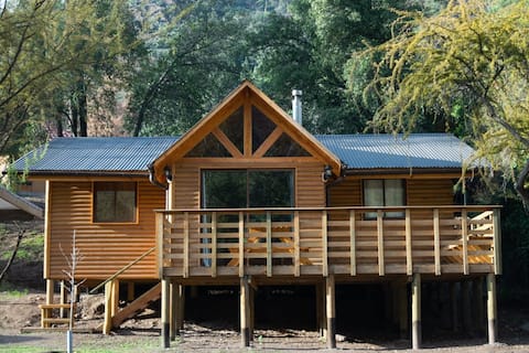 Relaxing cabin with a view of the river