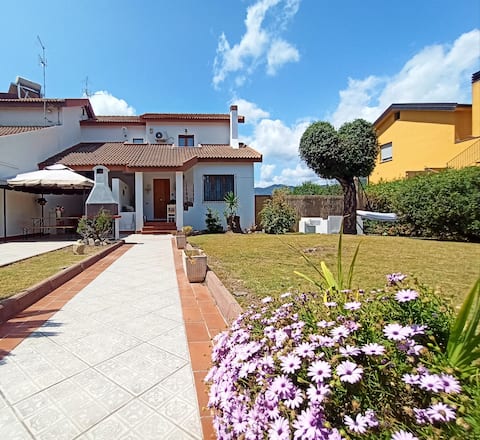 Casa Azzurra-garden-bbq-5 km from the sea