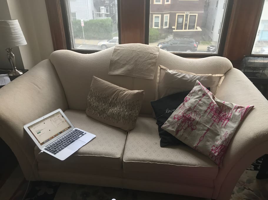 Living room to relax and profit from fiber connection