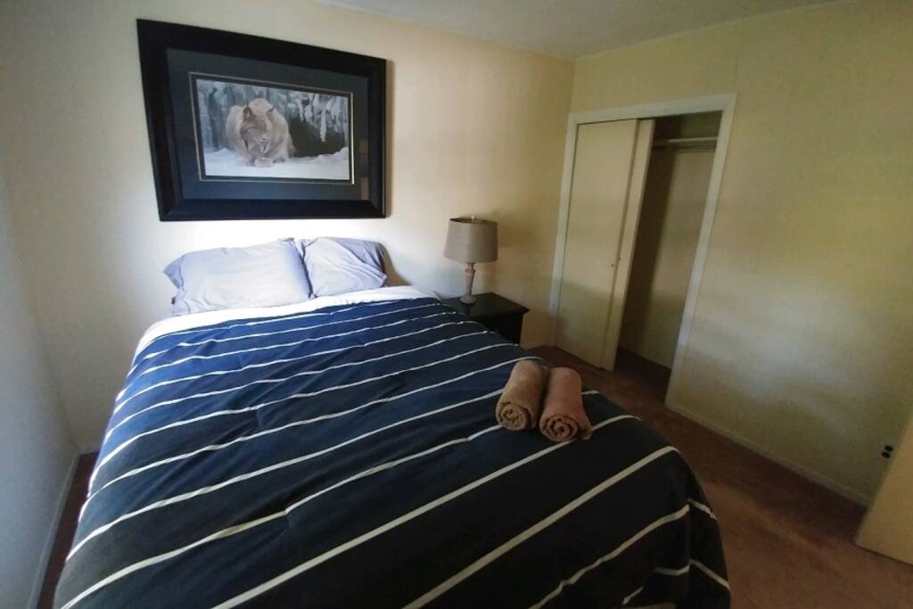 Cozy room, and very comfortable bed