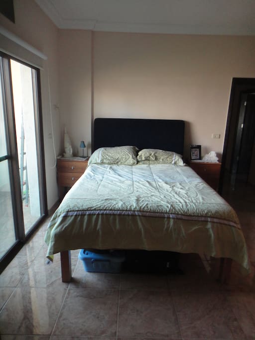 Guest's bedroom