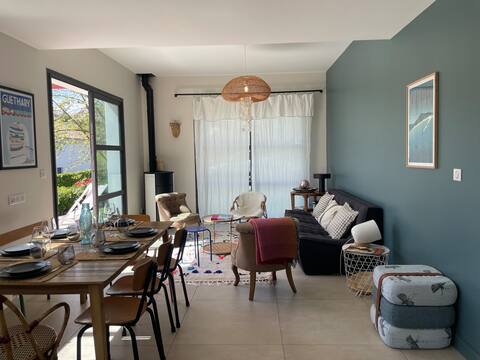 Beautiful new house in a quiet area/garden (5 km from the beach).