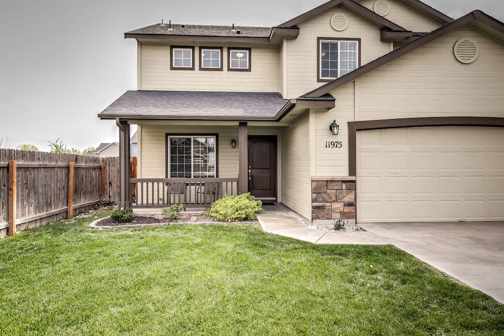 A large garage and fenced yard welcomes you to this quiet, residential home!