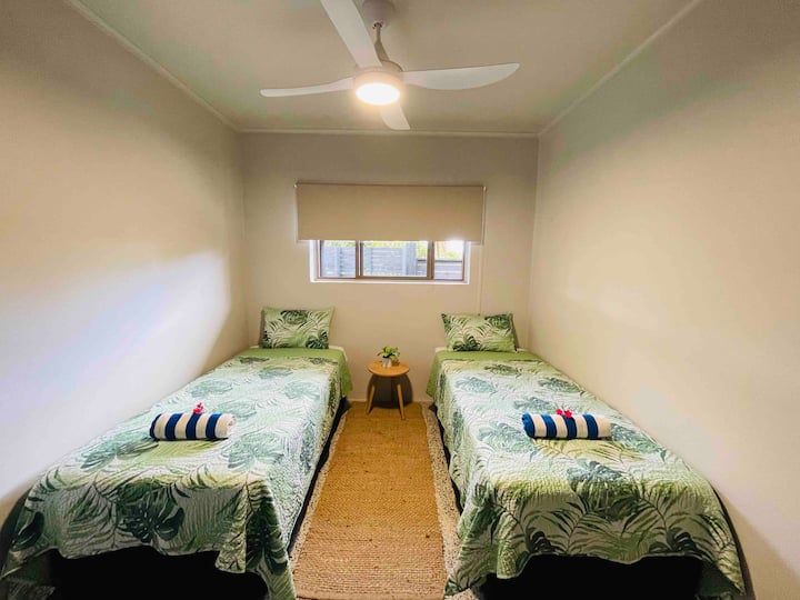 2 ერთადგილიანი საწოლი 