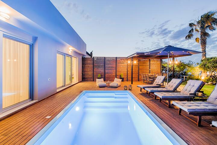 Nastazia Luxury Beach House gallery image 2