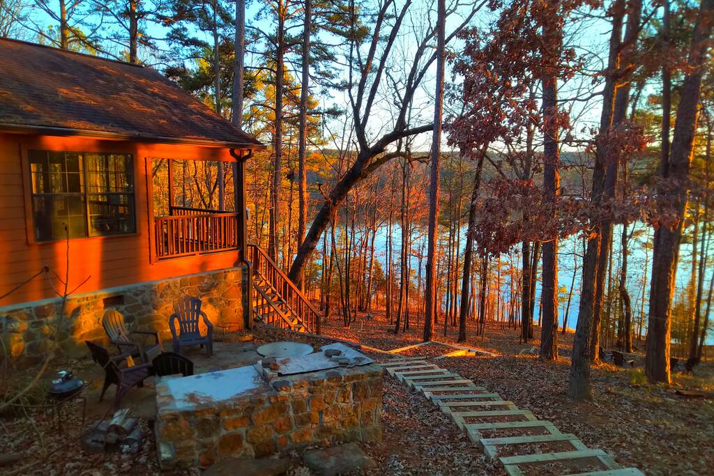 Greer's Ferry Lakefront Cabin Houses for Rent in Tumbling Shoals