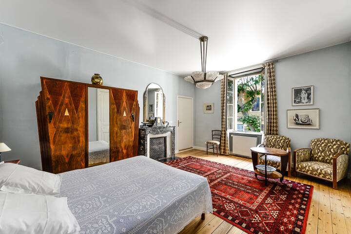 الجناح الأزرق