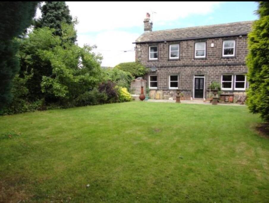 Large garden to rear