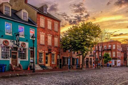 ★ Private Room ★ Parking ★ Walk2 InnerHarbor ★UMMC