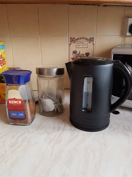 welcome to use my kitchen facilities.