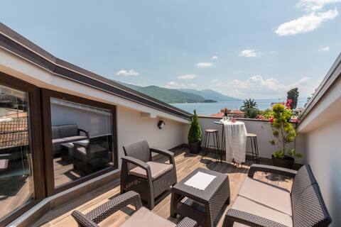 Penthouse with Lake View in Old Town
